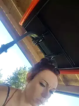 roouse – webcam model profile photo Image 9