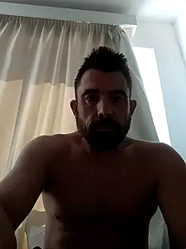 roouse – webcam model profile photo Image 3