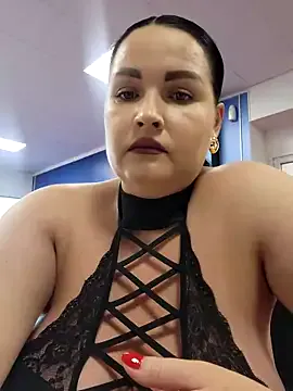 roouse – webcam model profile photo Image 8