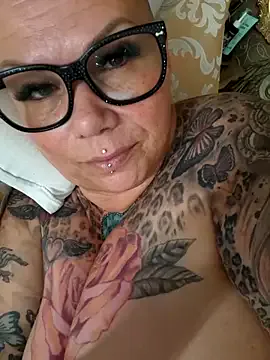  – webcam model profile photo Image 11