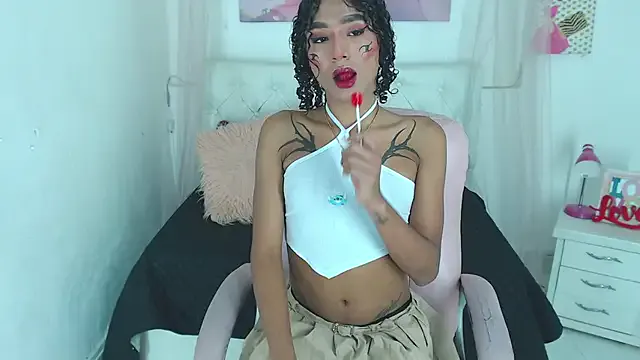 Awesomelusty – webcam model profile photo Image 5