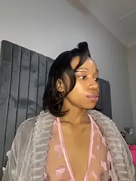 seraphine23 – webcam model profile photo Image 14