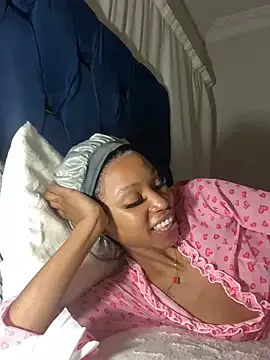 seraphine23 – webcam model profile photo Image 5