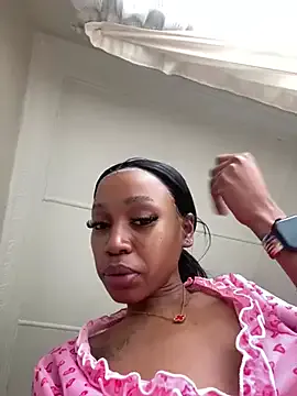 seraphine23 – webcam model profile photo Image 6