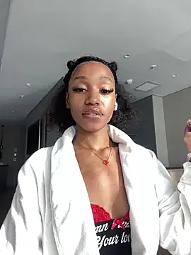 seraphine23 – webcam model profile photo Image 7