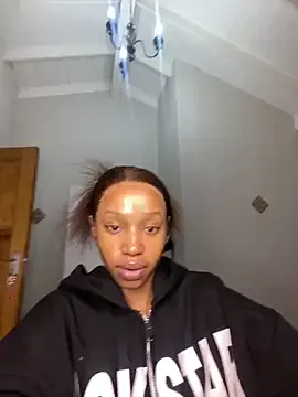 seraphine23 – webcam model profile photo Image 9