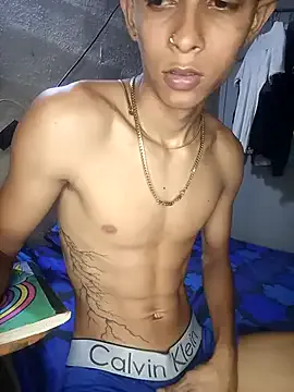 roouse – webcam model profile photo Image 6