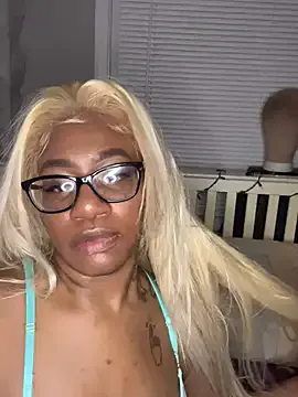 zui_lu – webcam model profile photo Image 2