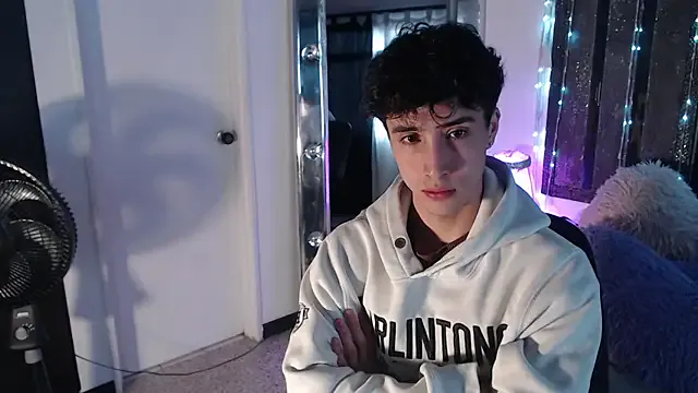 oypo – webcam model profile photo Image 10