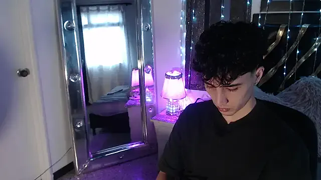 oypo – webcam model profile photo Image 11