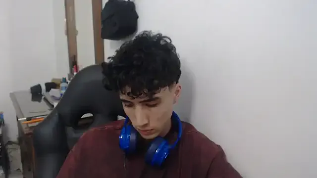 oypo – webcam model profile photo Image 12