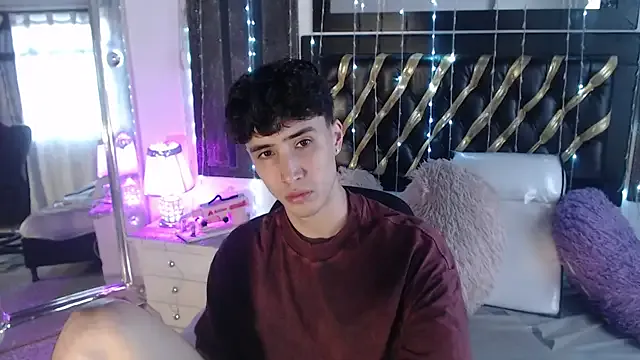 oypo – webcam model profile photo Image 13