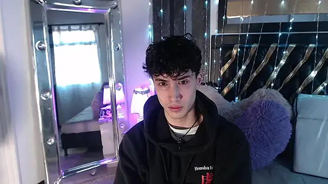 oypo – webcam model profile photo Image 19