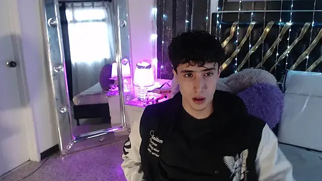 oypo – webcam model profile photo Image 6