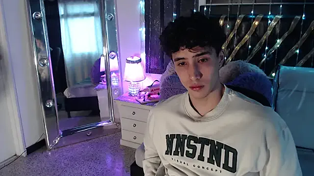 oypo – webcam model profile photo Image 9