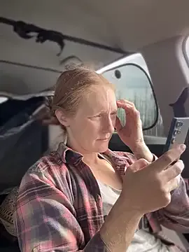 PumaShyXD – webcam model profile photo Image 4