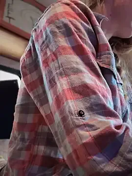 PumaShyXD – webcam model profile photo Image 9