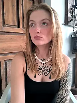 roouse – webcam model profile photo Image 11