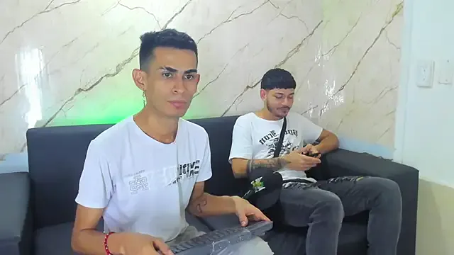 zui_lu – webcam model profile photo Image 11