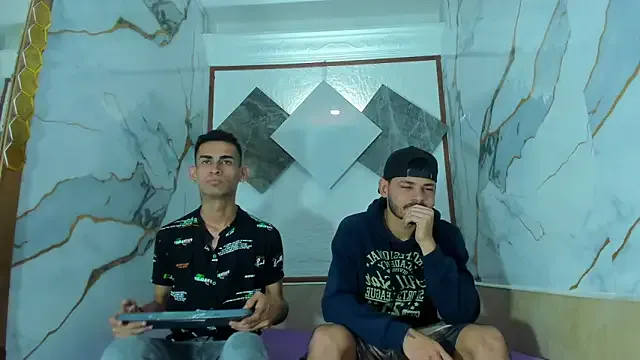 zui_lu – webcam model profile photo Image 3