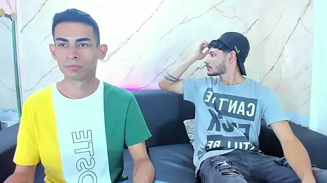 zui_lu – webcam model profile photo Image 5