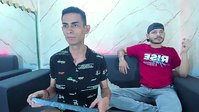 zui_lu – webcam model profile photo Image 6