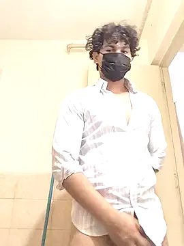 roouse – webcam model profile photo Image 4