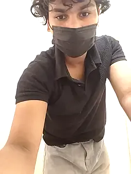 roouse – webcam model profile photo Image 5