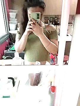 roouse – webcam model profile photo Image 19