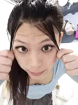 roouse – webcam model profile photo Image 6