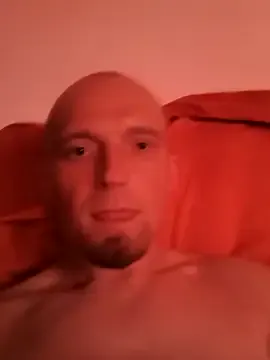 roouse – webcam model profile photo Image 15