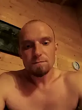 roouse – webcam model profile photo Image 17