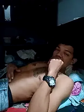 roouse – webcam model profile photo Image 14