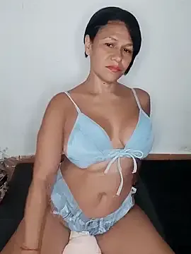 EmmaCorrtez – webcam model profile photo Image 3