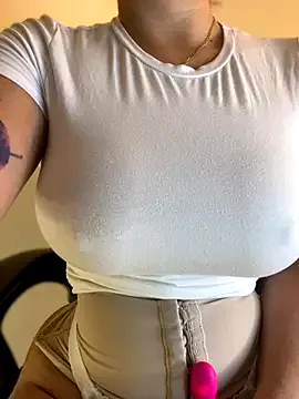 seraphine23 – webcam model profile photo Image 5