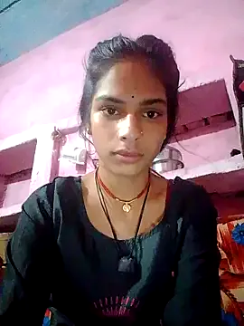 EmiliGarden – webcam model profile photo Image 7