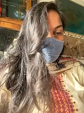 EmaSalis – webcam model profile photo Image 14