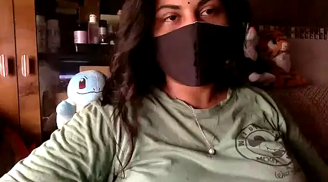 EmaSalis – webcam model profile photo Image 4