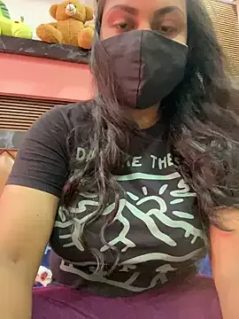 EmaSalis – webcam model profile photo Image 6