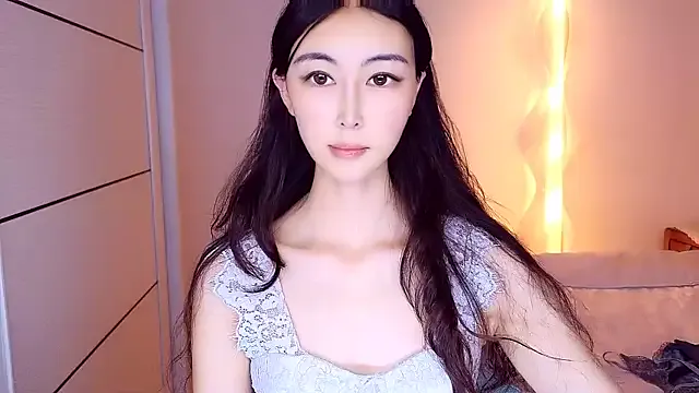 ElizaLuxe – webcam model profile photo Image 11