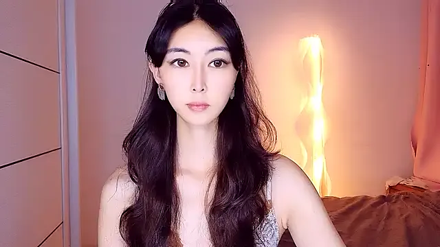 ElizaLuxe – webcam model profile photo Image 13