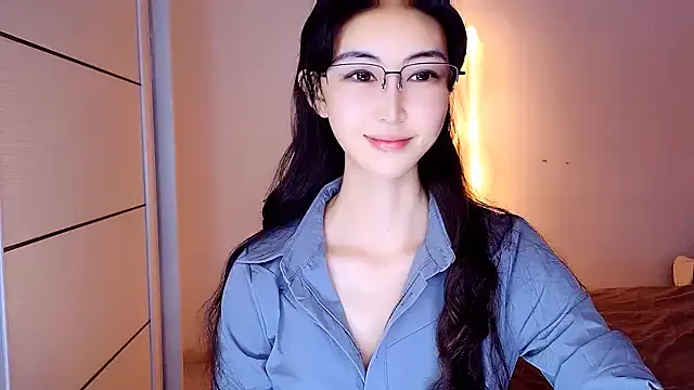 ElizaLuxe – webcam model profile photo Image 14