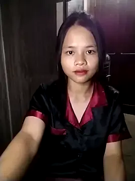 Elie – webcam model profile photo Image 9