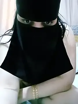 zui_lu – webcam model profile photo Image 2