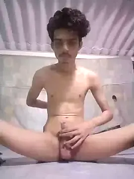 roouse – webcam model profile photo Image 6