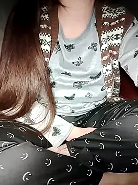 _Alicee_1 – webcam model profile photo Image 2