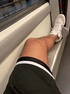 itsme_LEON – webcam model profile photo Image 5