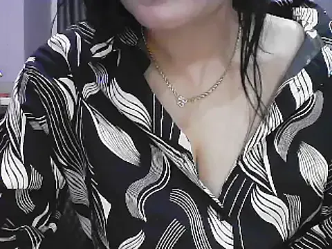 xxYuIxx – webcam model profile photo Image 2