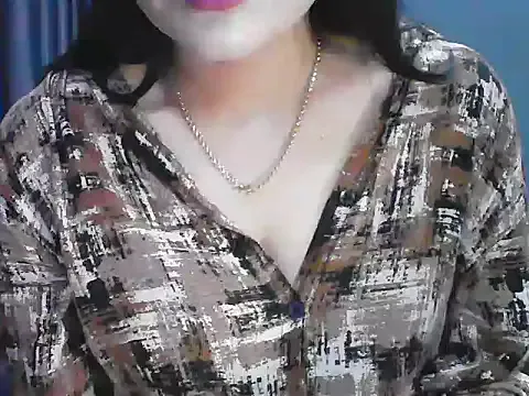 xxYuIxx – webcam model profile photo Image 7