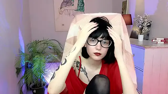 Kenzie – webcam model profile photo Image 1